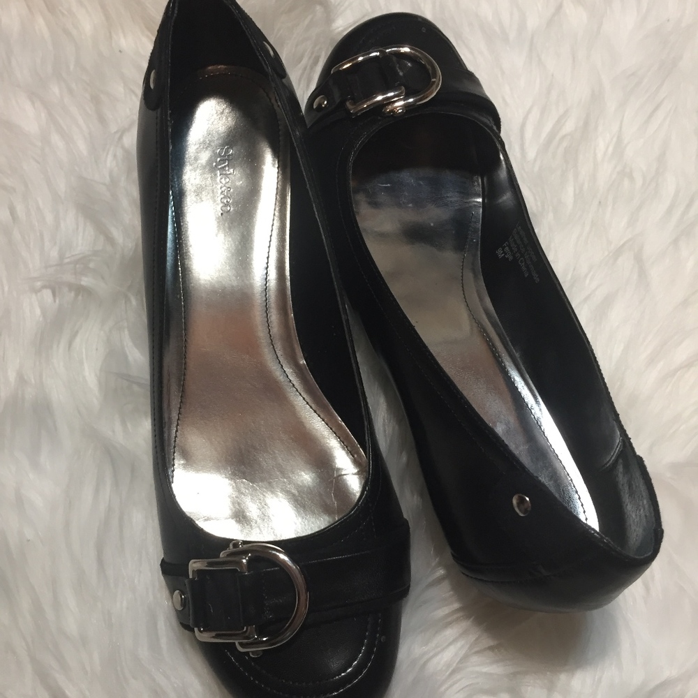 Style&co. Black Pump with Silver Detail